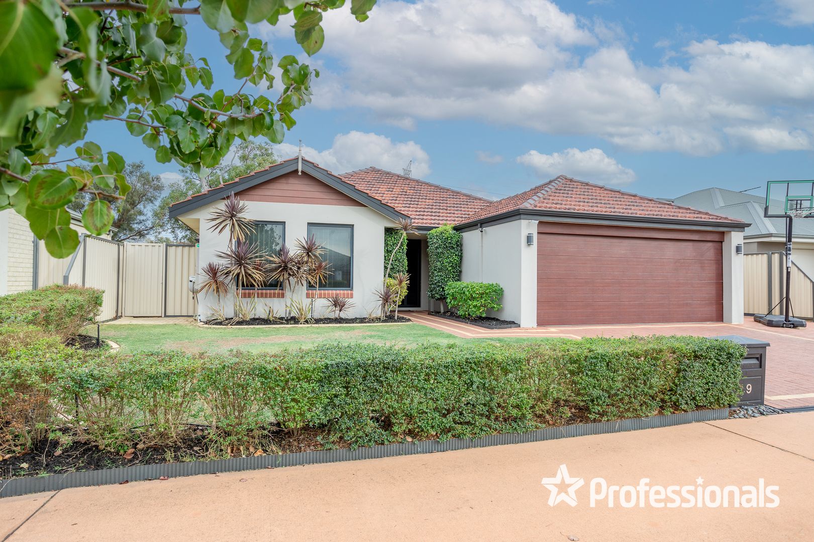 9 Kesiya Turn, Aubin Grove WA 6164, Image 1