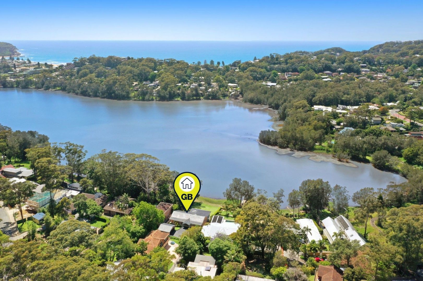 4 bedrooms House in 237a The Round Drive AVOCA BEACH NSW, 2251