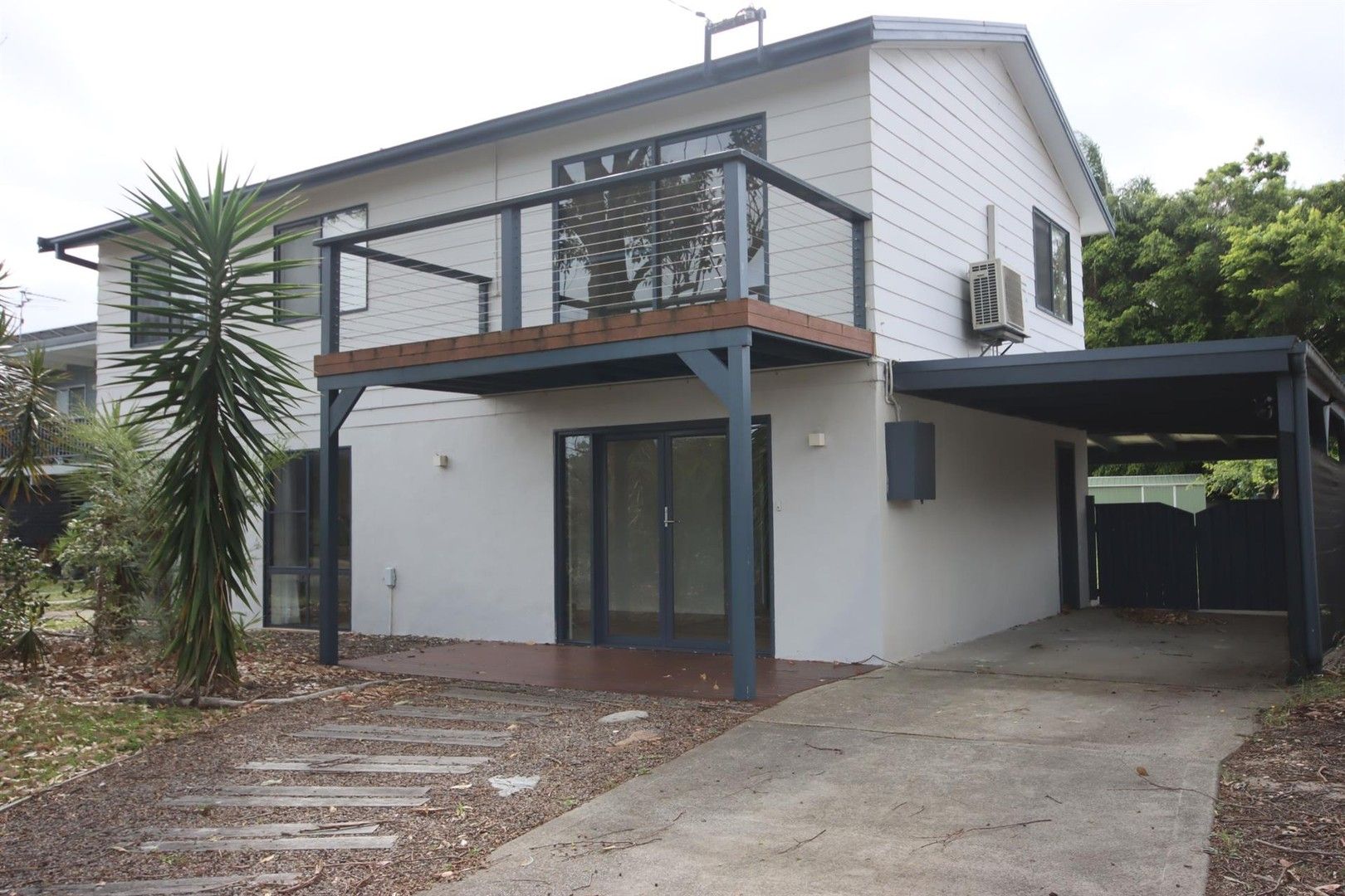 4 bedrooms House in 19 Conquest Crescent TANILBA BAY NSW, 2319