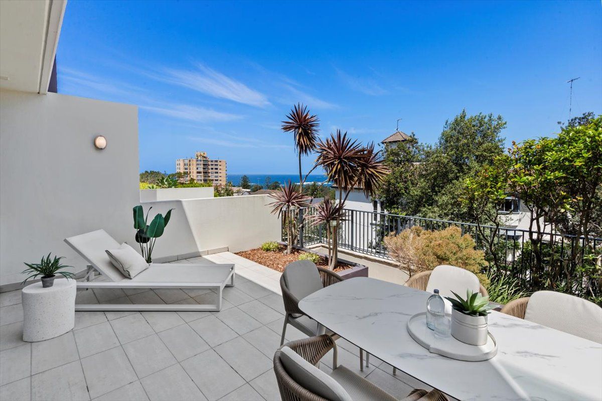 3 bedrooms Apartment / Unit / Flat in 1/90-96 Beach Street COOGEE NSW, 2034