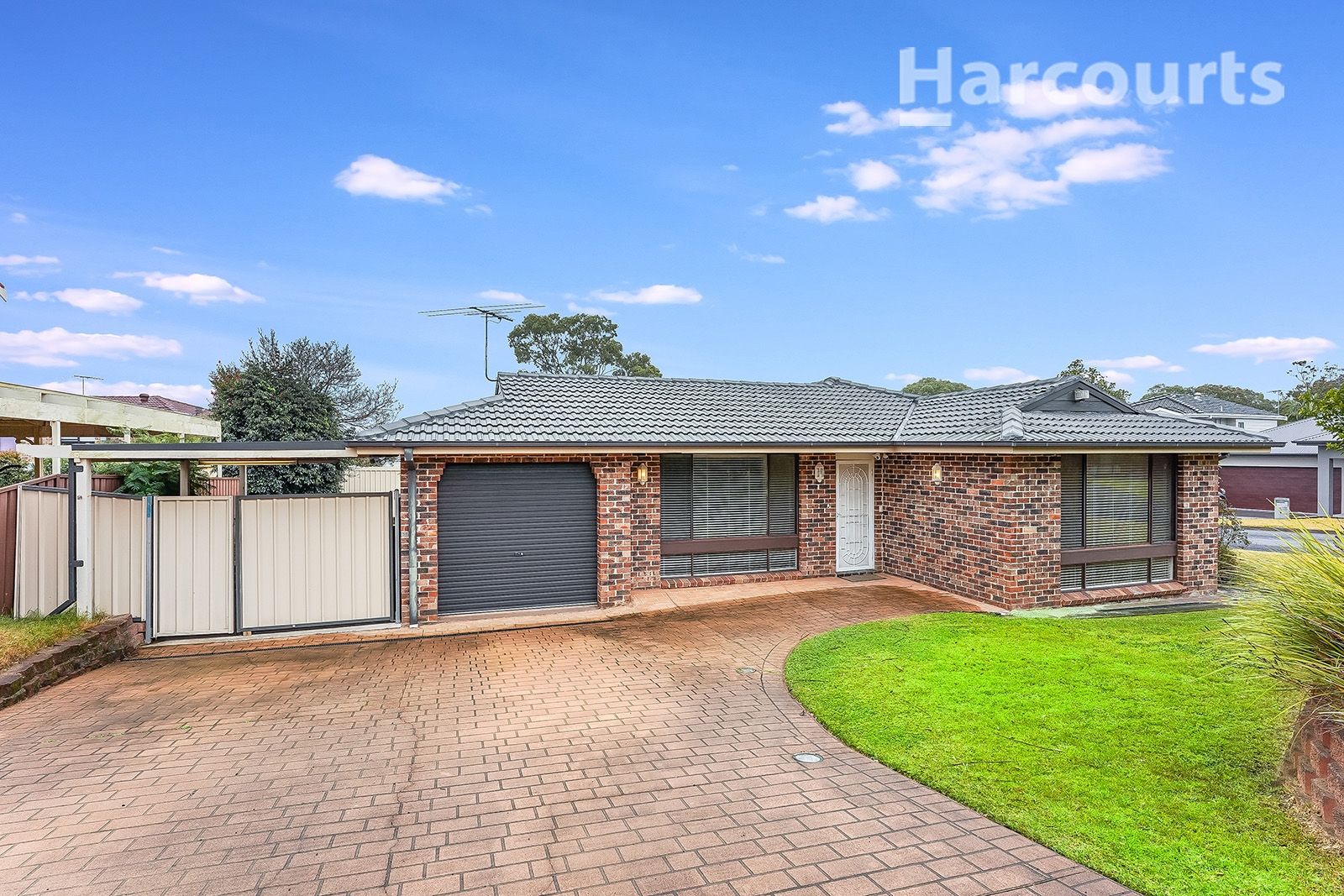 3 bedrooms House in 6 Debenham Avenue LEUMEAH NSW, 2560