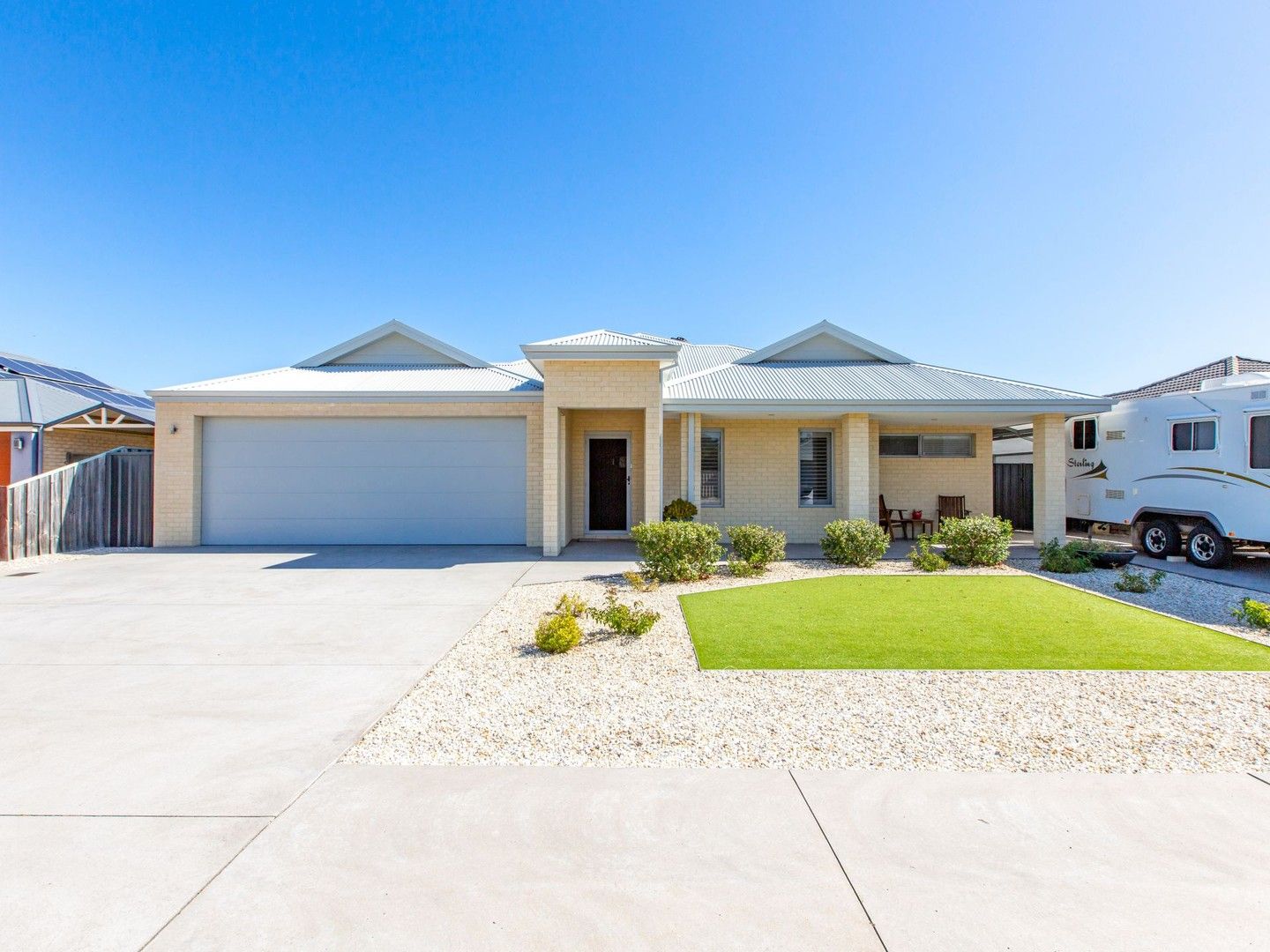 4 bedrooms House in 176 Braidwood Drive AUSTRALIND WA, 6233