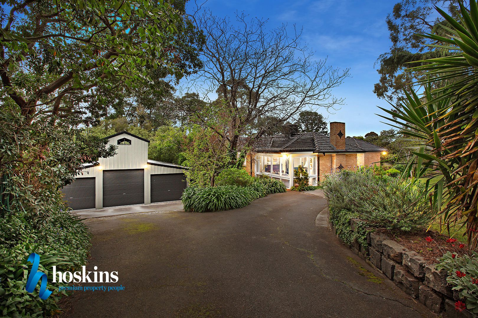 1416 Drayton Crescent, Park Orchards Property History & Address