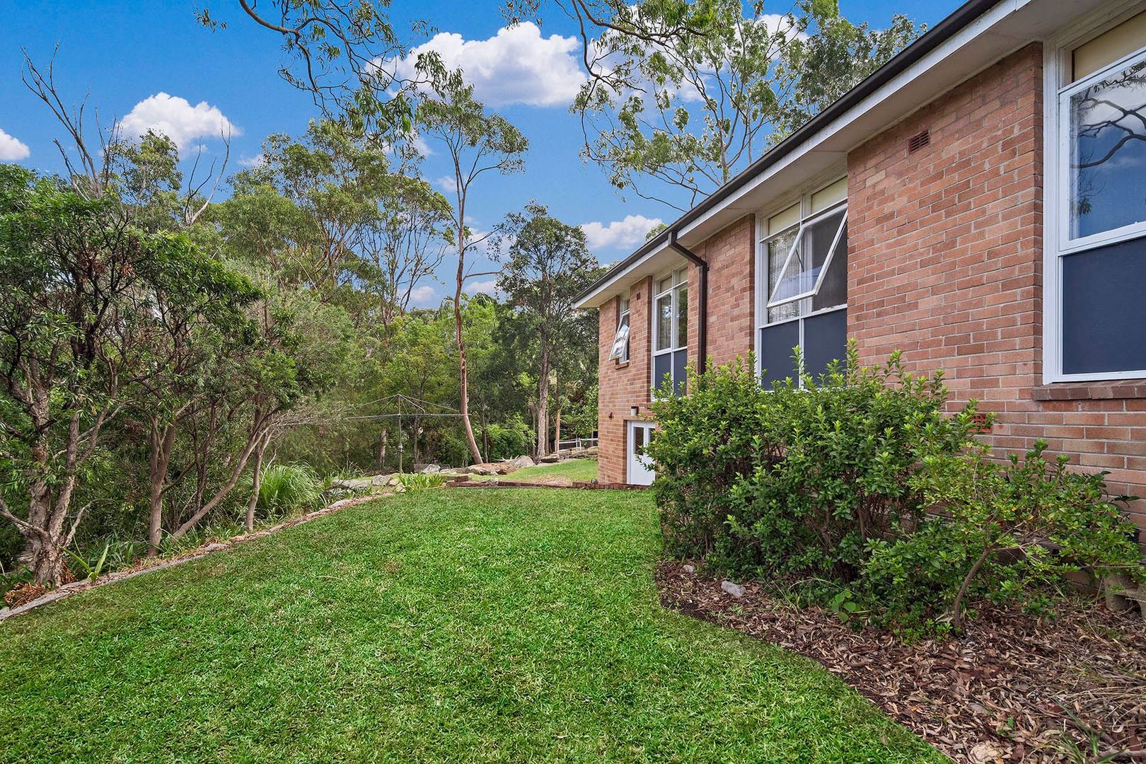 85 Rembrandt Drive, Middle Cove NSW 2068, Image 2