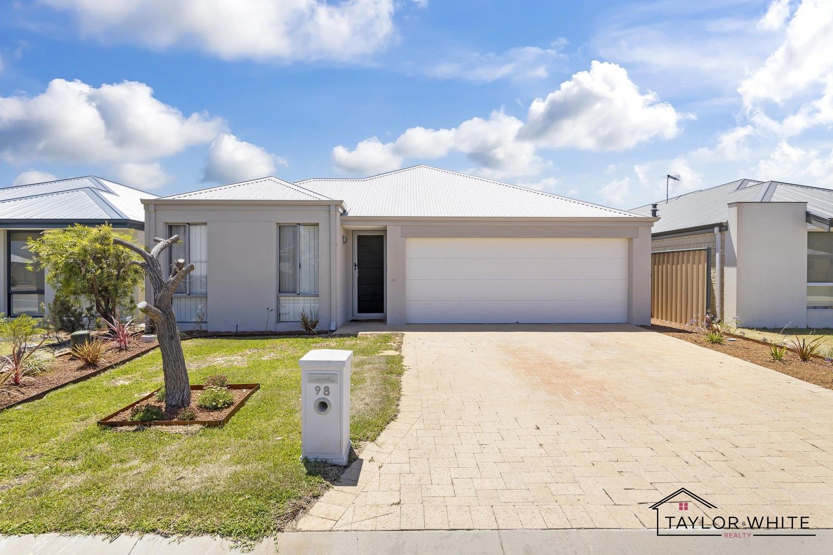 98 Blackwood Meander, Yanchep WA 6035, Image 0