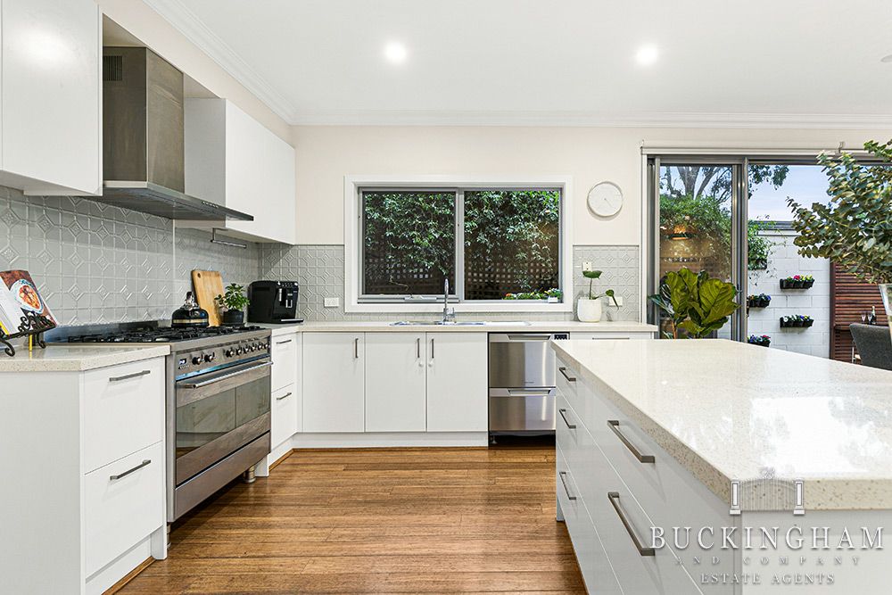 111 St Helena Road, Greensborough VIC 3088, Image 2