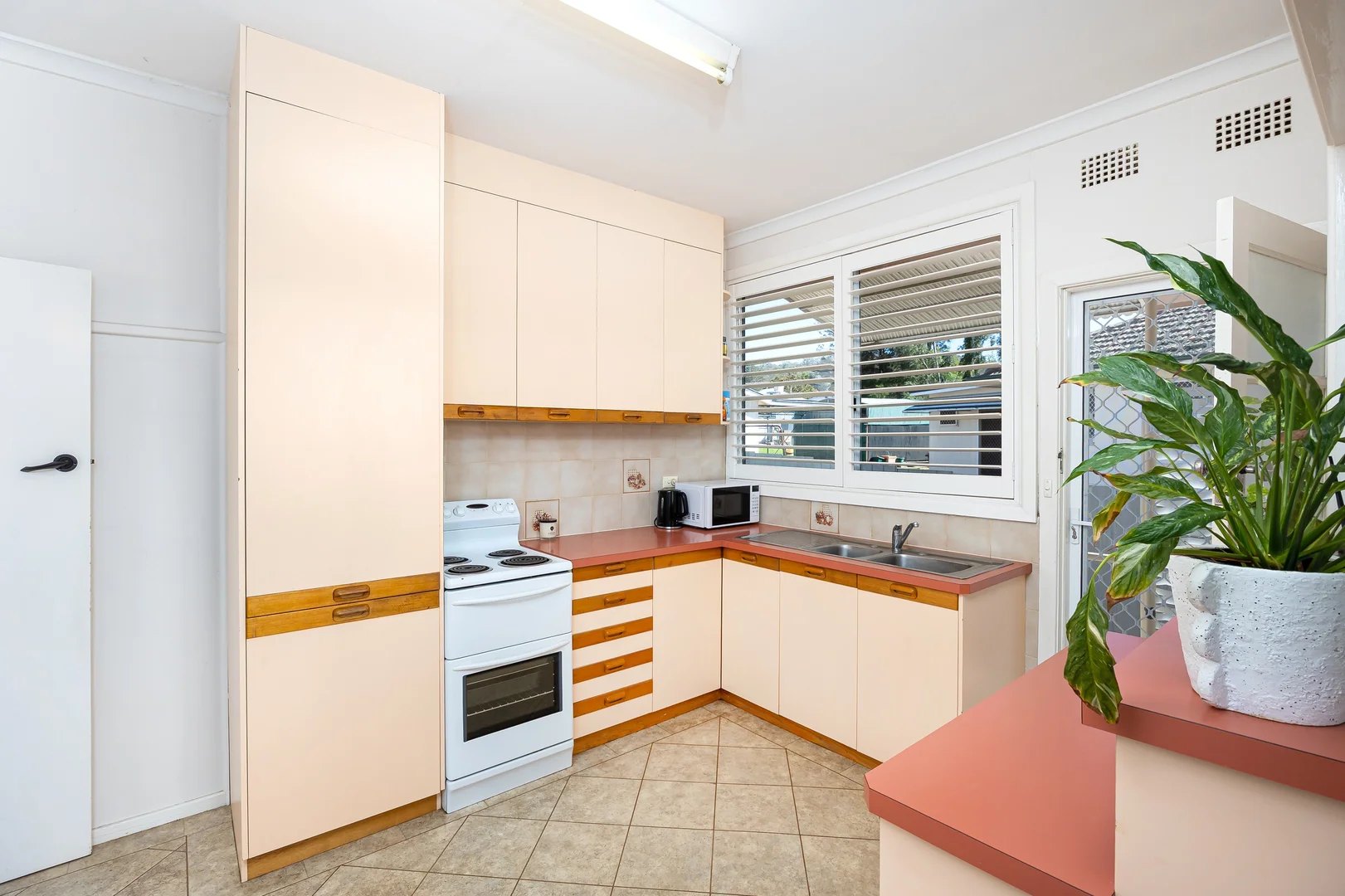 Additional image 2 of 298 Lake Albert Road, Kooringal NSW 2650