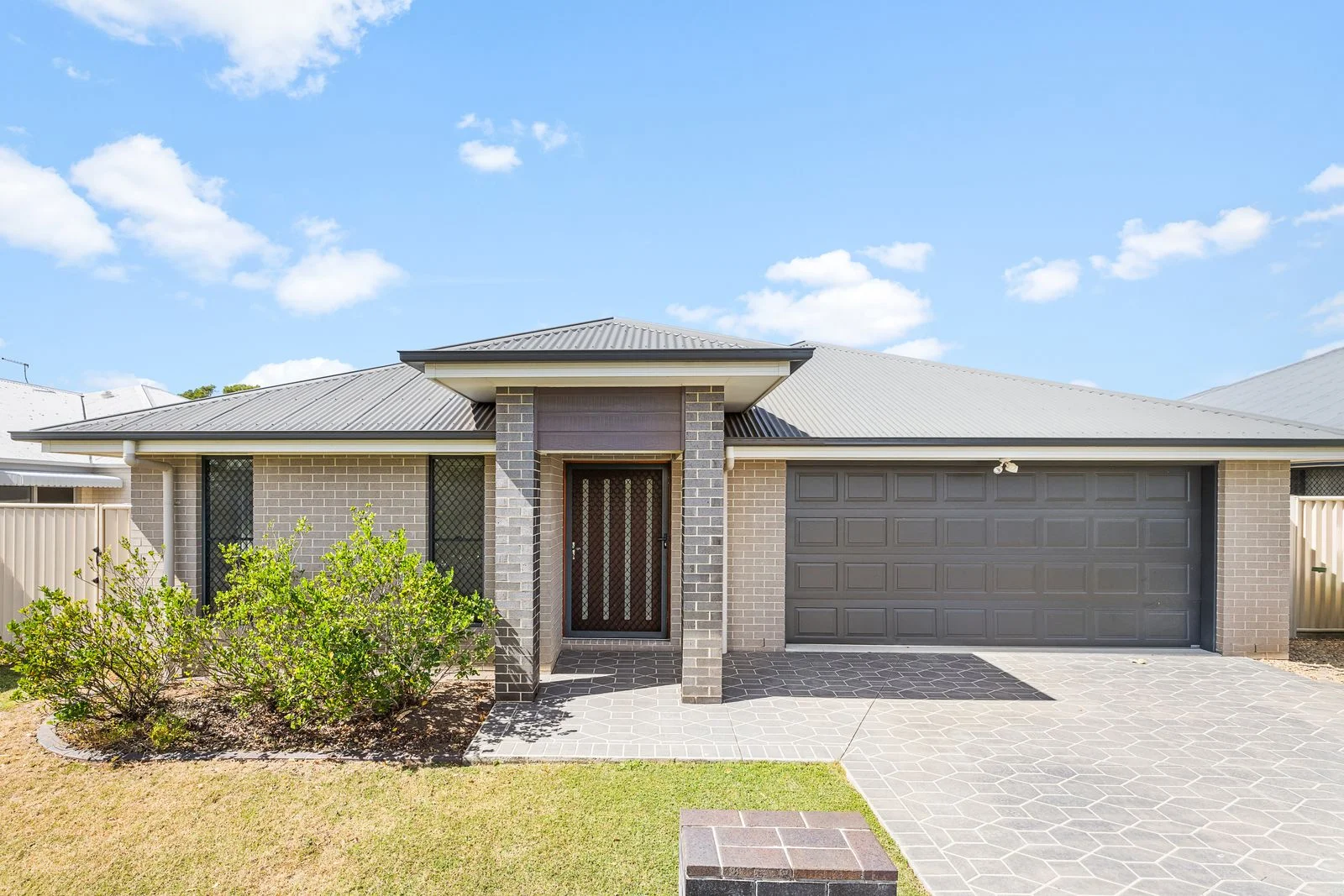 33 Hooper Street, Birkdale QLD 4159