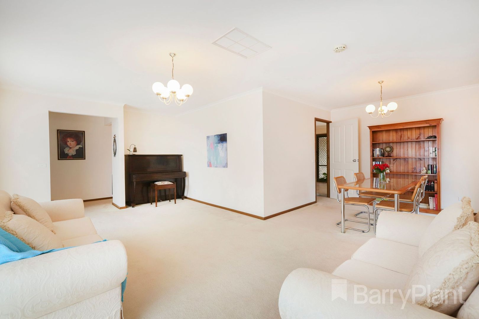 5 Sinclair Court, Attwood VIC 3049, Image 2