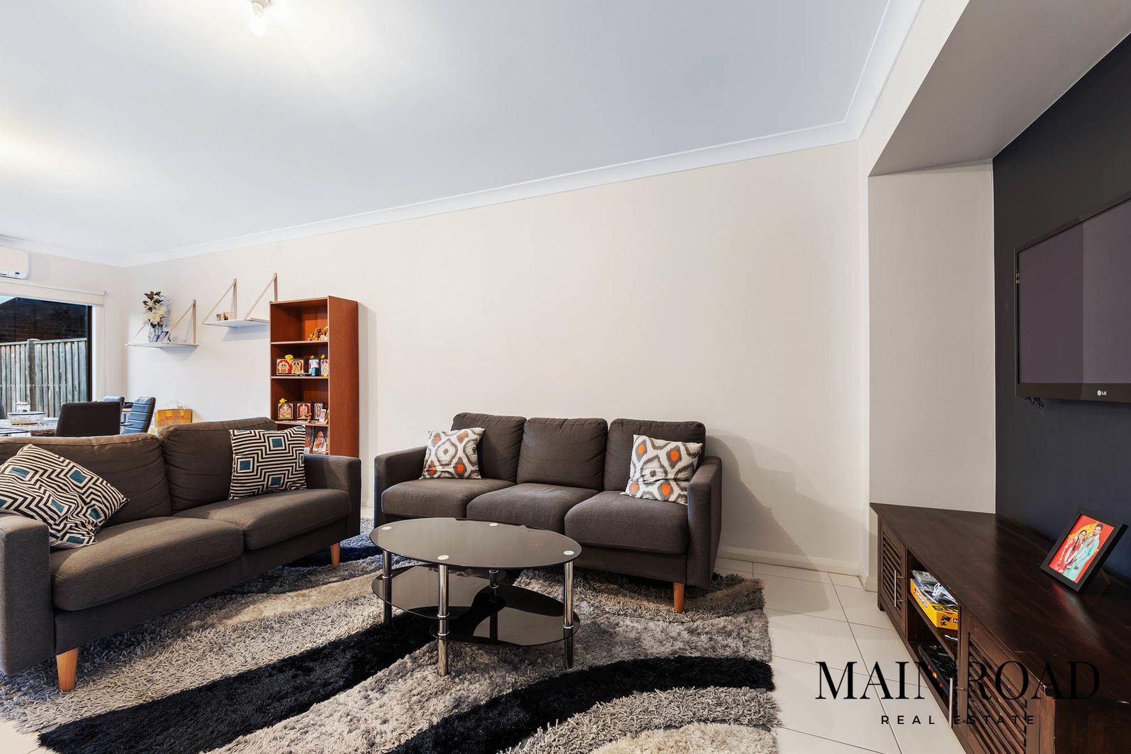 7 Armstrong Walk, Fraser Rise VIC 3336, Image 2