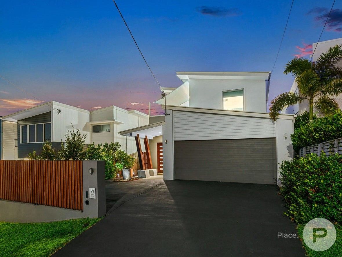 5 bedrooms House in 29 Taylor Street BALMORAL QLD, 4171