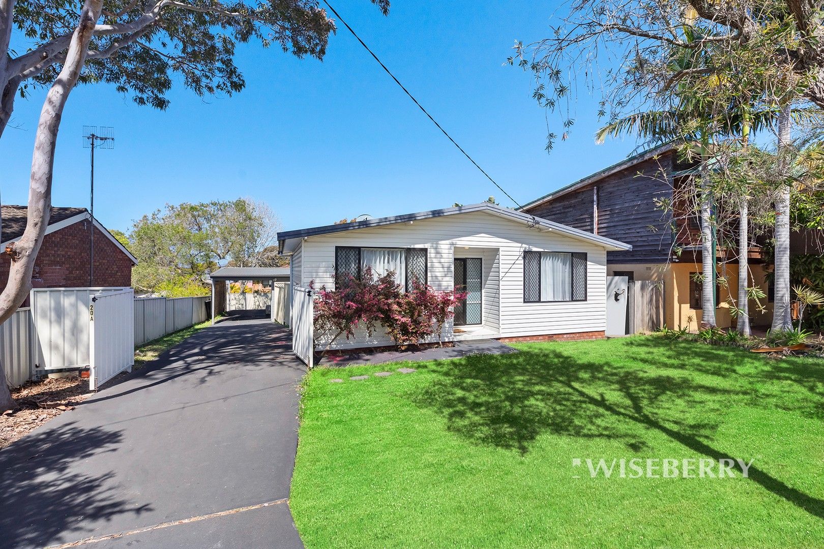 20 Sadie Avenue, Gorokan NSW 2263, Image 0