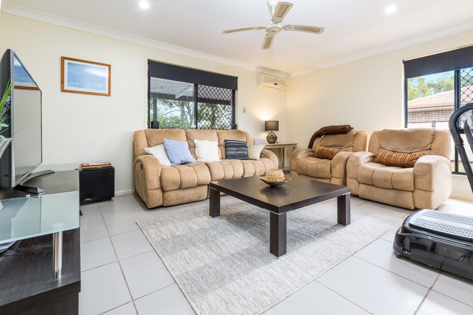 16 William Nixon Way, Edens Landing QLD 4207, Image 2