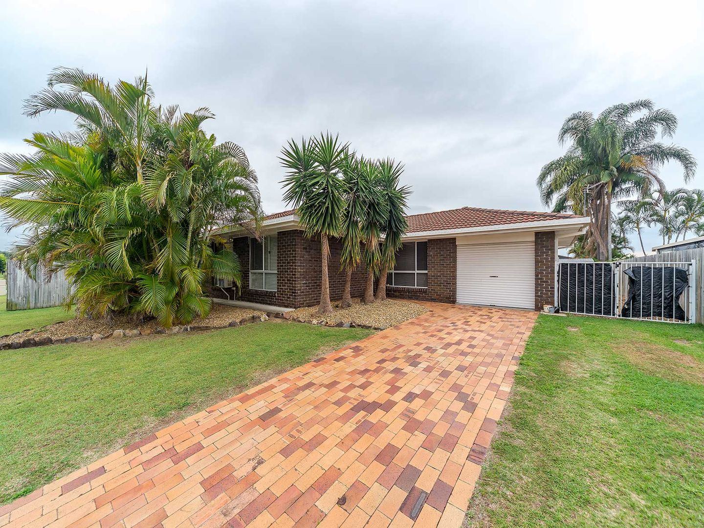 10 Rason Way, Coombabah QLD 4216