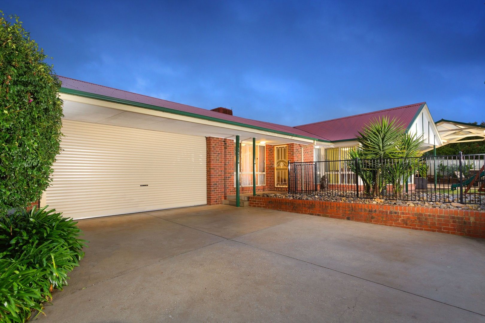 4 bedrooms House in 16 TEAL COURT WODONGA VIC, 3690