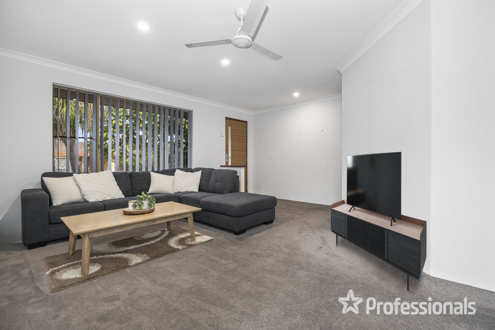 6 Finch Rise, Ballajura WA 6066, Image 2