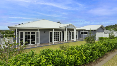 Picture of 15 Curlew Street, MERINGANDAN WEST QLD 4352
