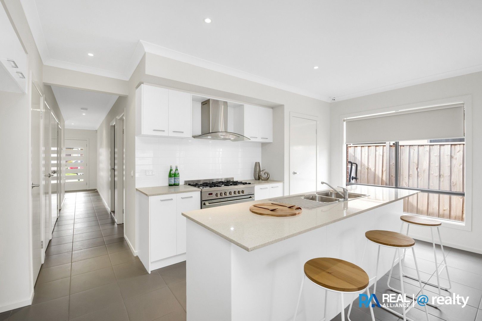 4 bedrooms House in Lot 473 Sundance Promenade PAKENHAM VIC, 3810