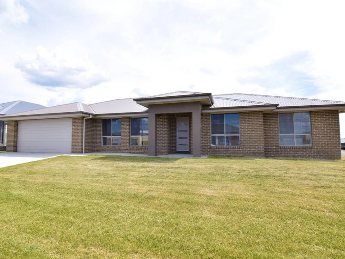 1 Basalt Way, Kelso NSW 2795