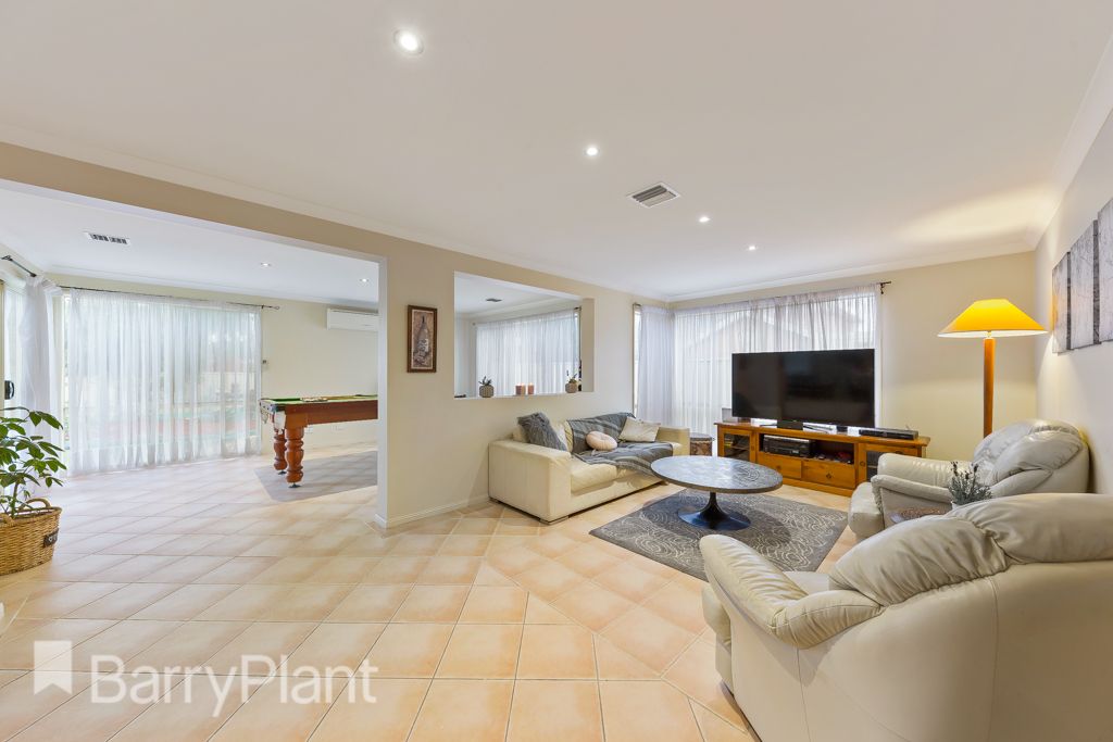 6 Sapling Terrace, Cairnlea VIC 3023, Image 2