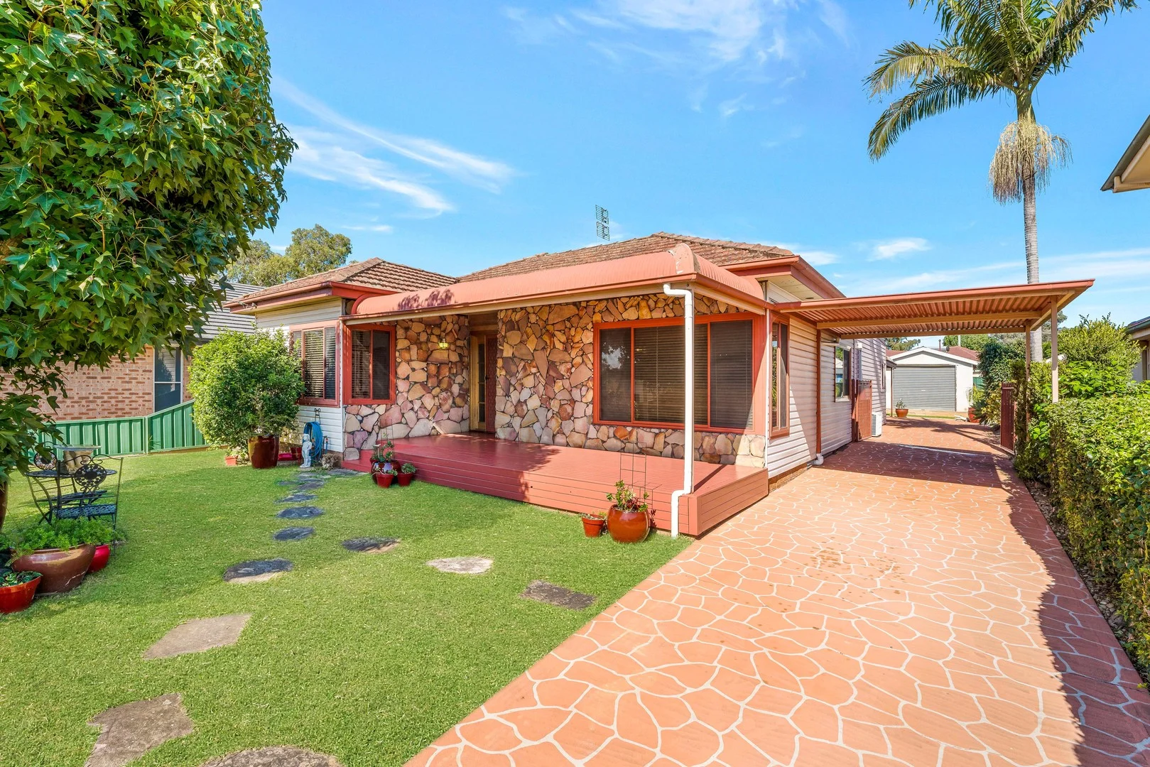 9 Farnsworth Avenue, Campbelltown NSW 2560