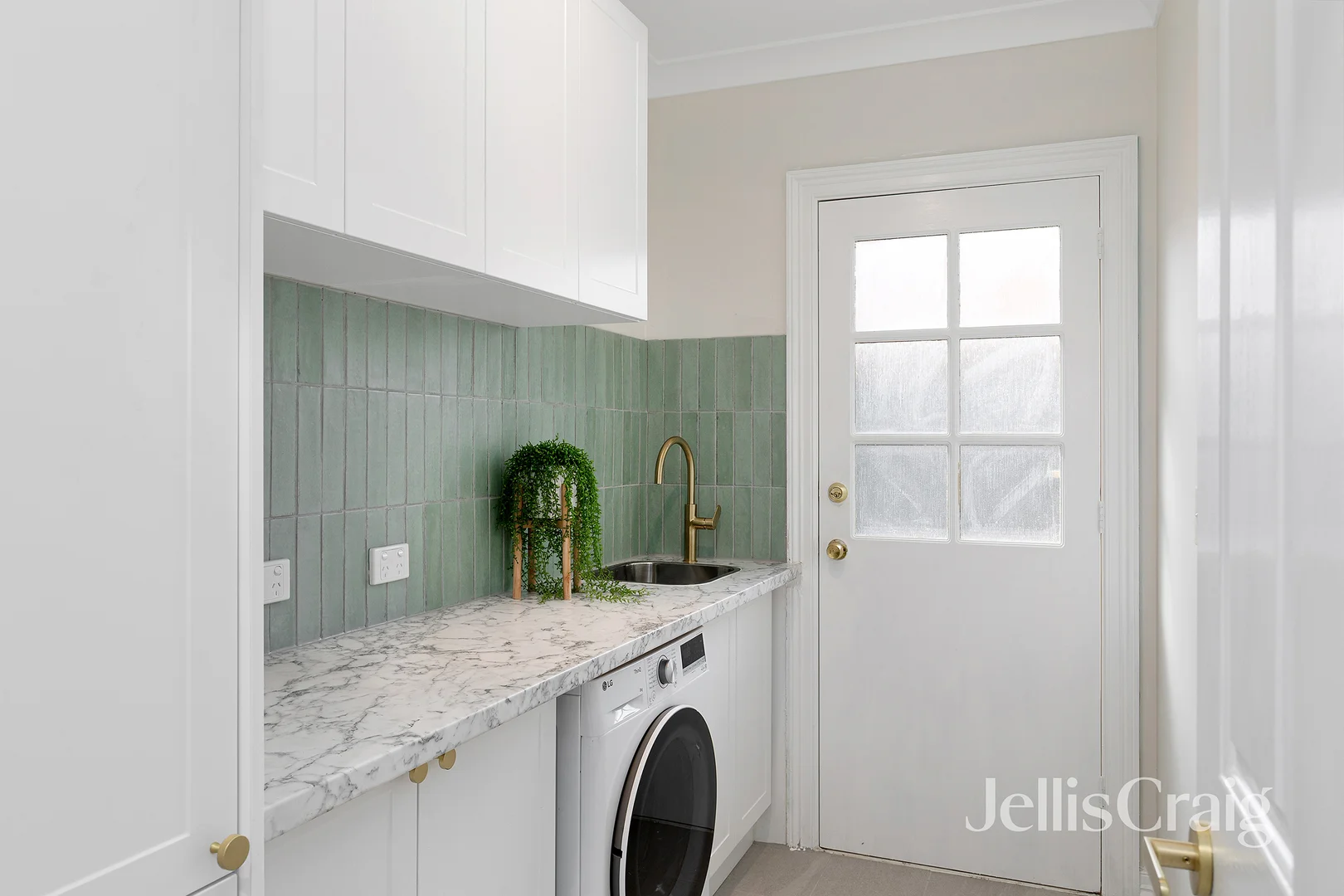 Additional image 8 of 2/219 Waterdale Road, Ivanhoe VIC 3079