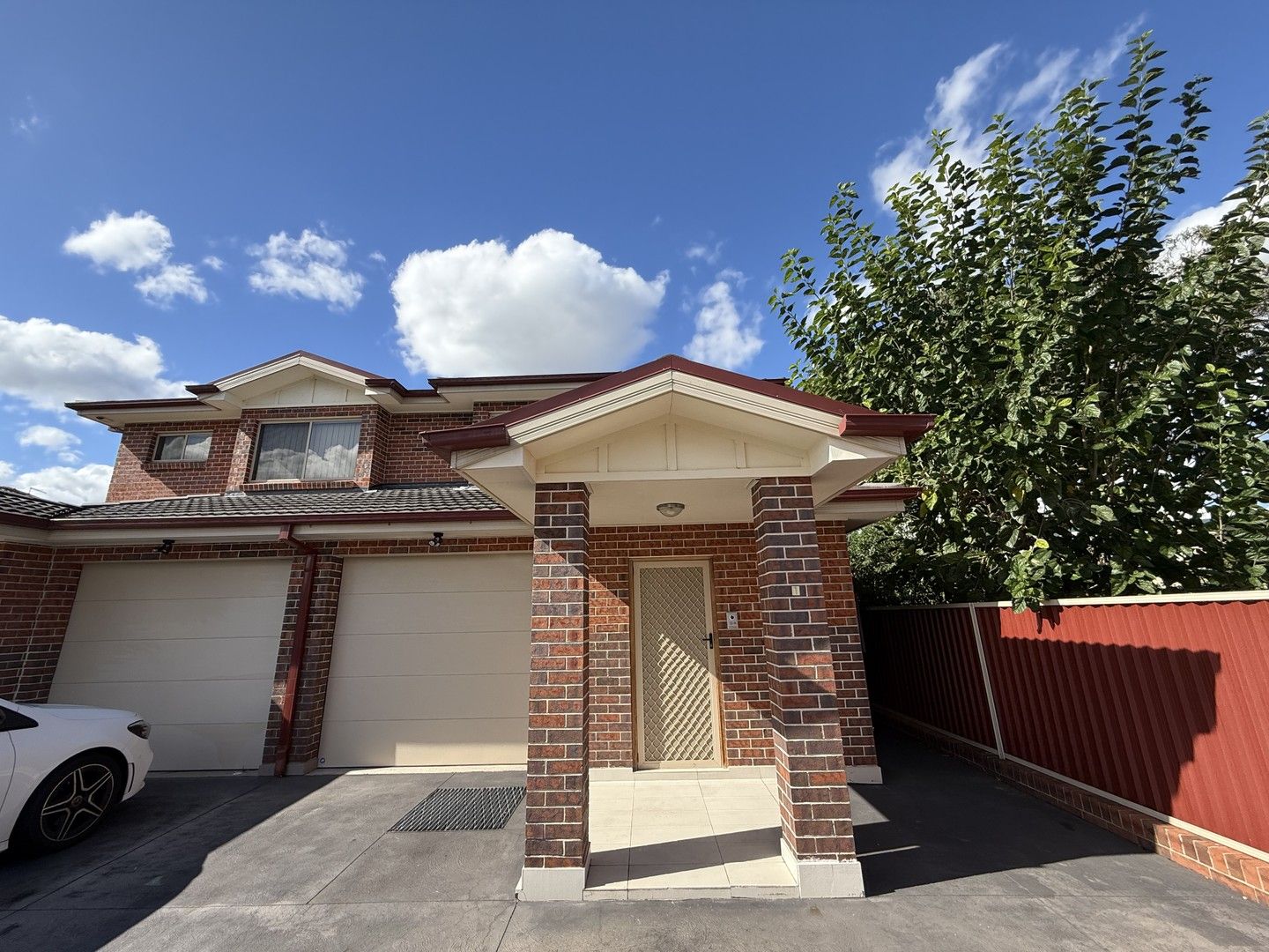 5 bedrooms Duplex in 1 Lindsay Street WENTWORTHVILLE NSW, 2145