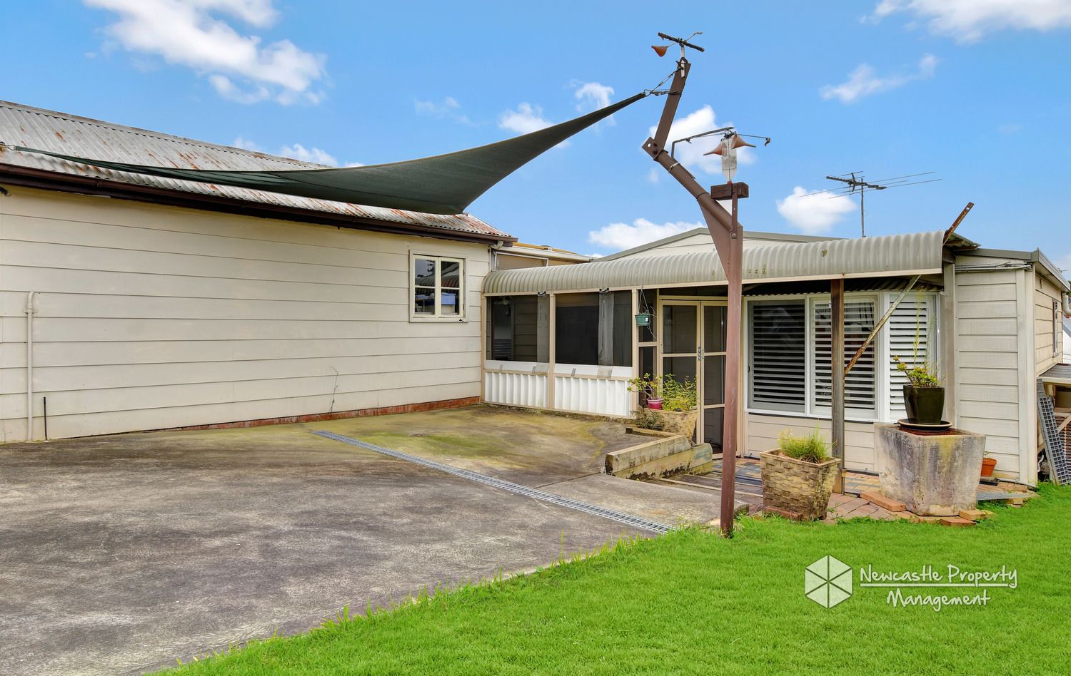 2 bedrooms Apartment / Unit / Flat in 119A Main Road ELERMORE VALE NSW, 2287