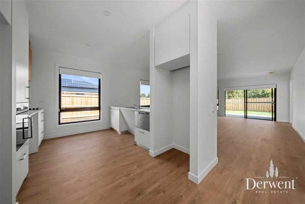 Additional image 4 of 23 Bluetongue, Magra TAS 7140