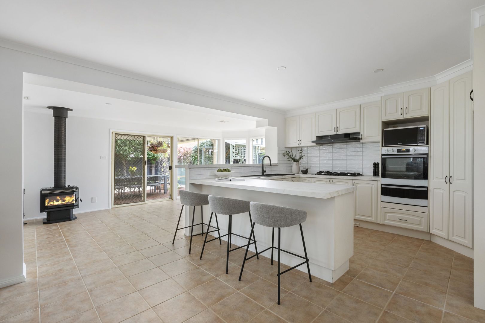 16 Atlantis Court, Aspendale Gardens VIC 3195, Image 2