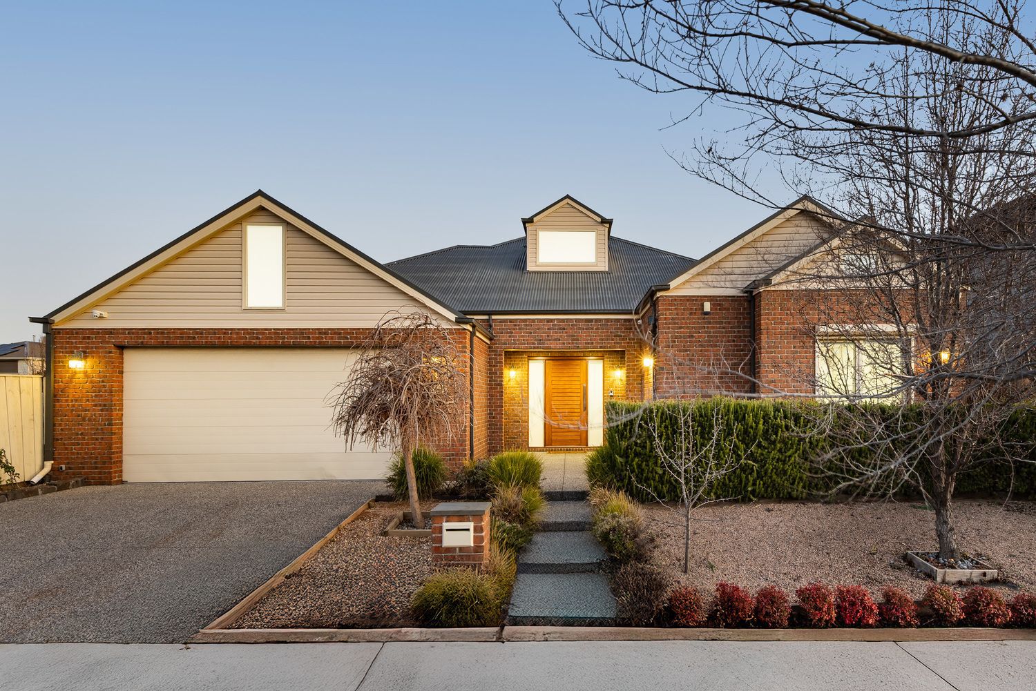 4 bedrooms House in  TAYLORS HILL VIC, 3037