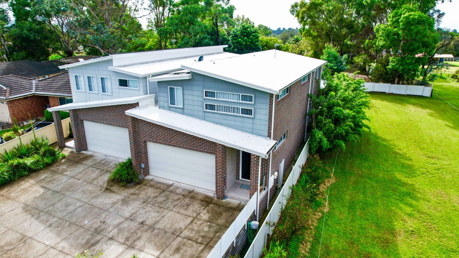 4 bedrooms Semi-Detached in 33B Felix Avenue HORSLEY NSW, 2530