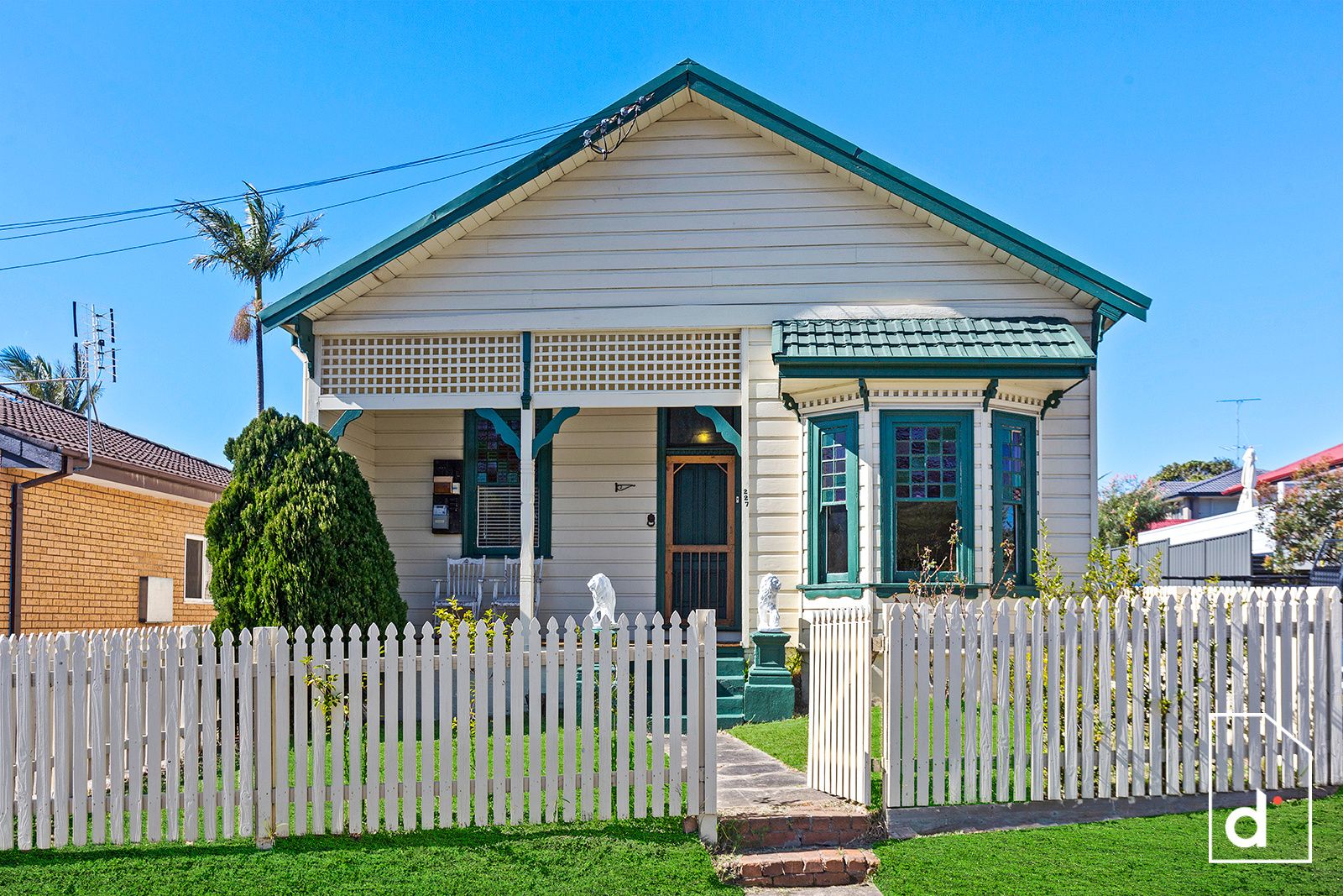 3 bedrooms House in 227 Princes Highway BULLI NSW, 2516