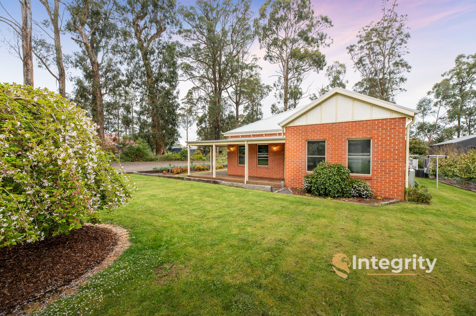 6 Currajong Avenue, Kinglake VIC 3763, Image 2