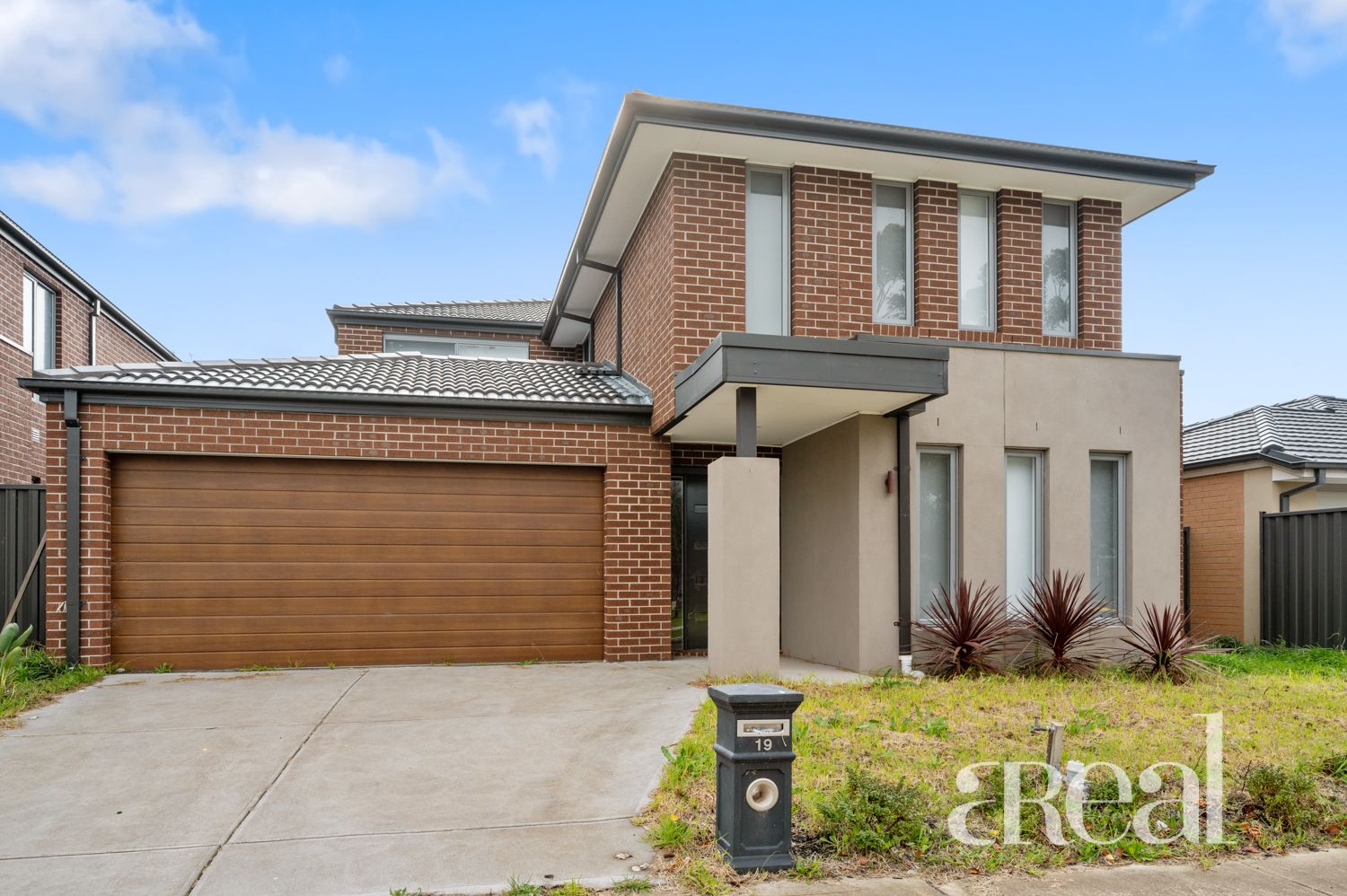 5 bedrooms House in 19 Brilliant Street ROXBURGH PARK VIC, 3064