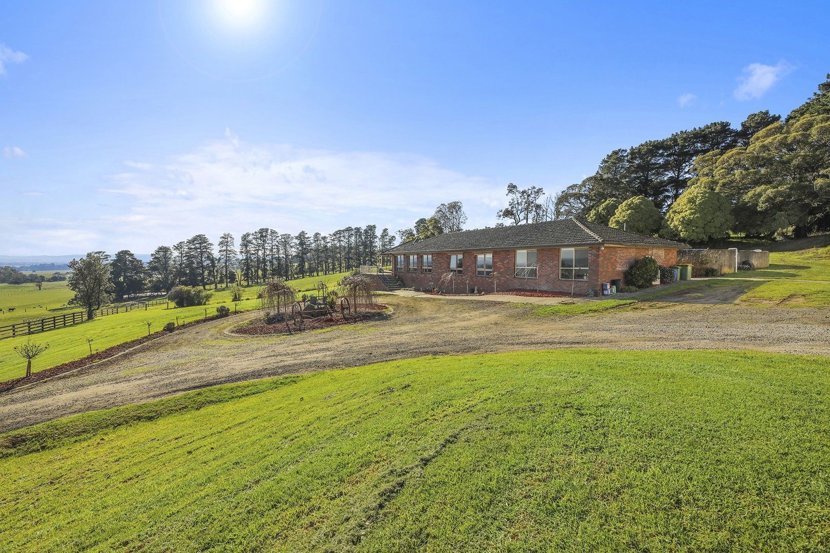 6 bedrooms Rural in 65 Haysoms Road HEATH HILL VIC, 3981