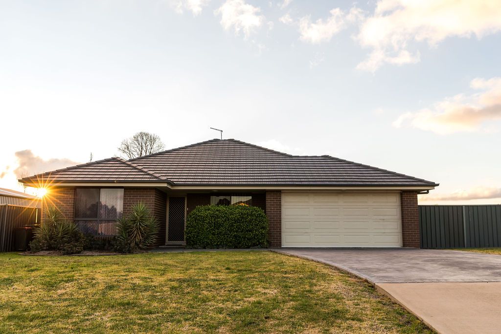 24 Mary Angove Crescent, Cootamundra NSW 2590, Image 1