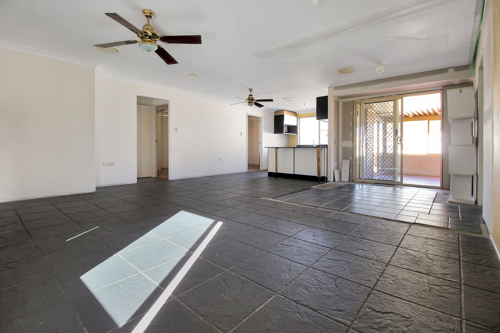 98 Barton St, Scone NSW 2337 Domain