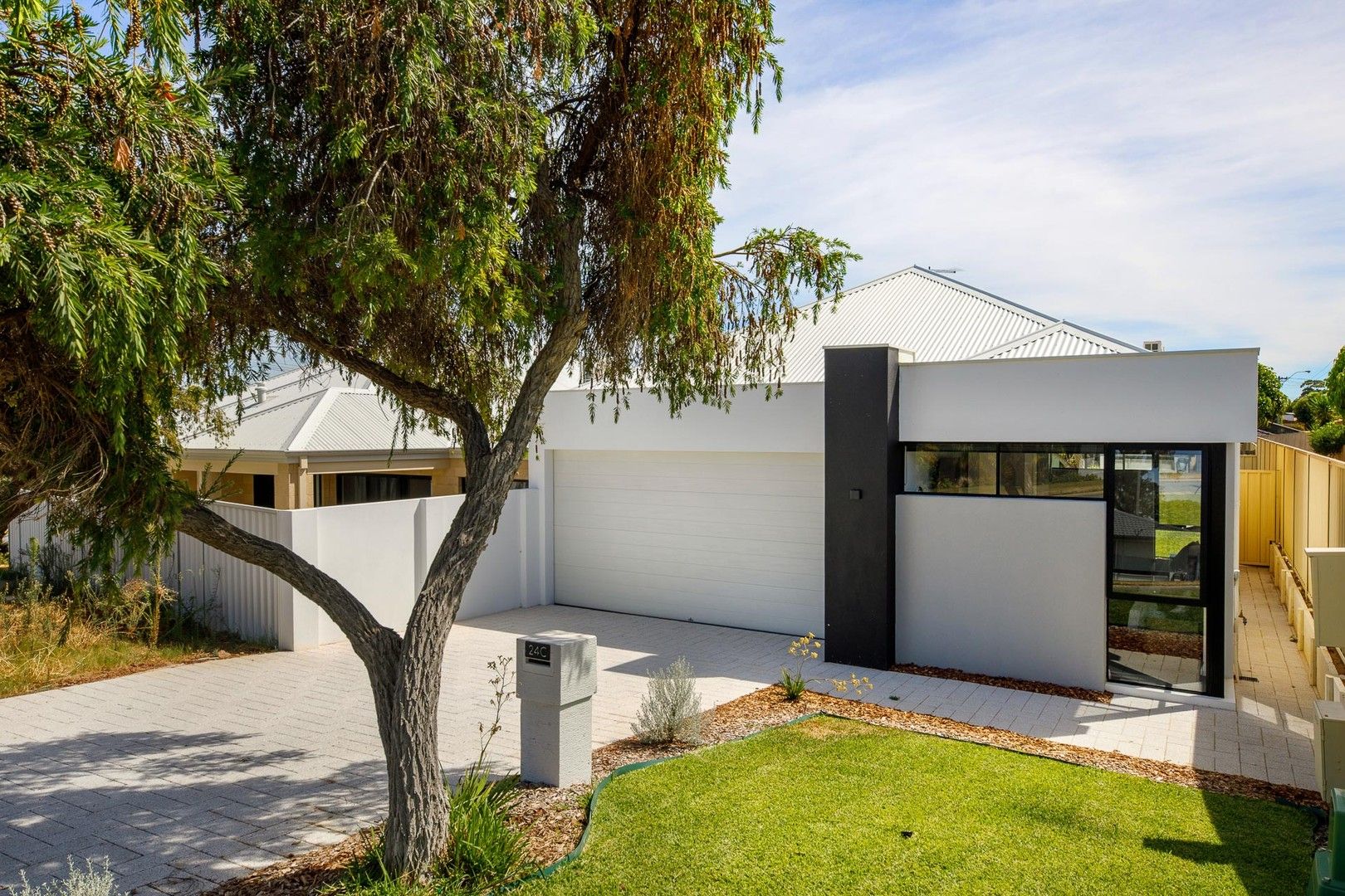 3 bedrooms House in 24C Leaside Way SPEARWOOD WA, 6163