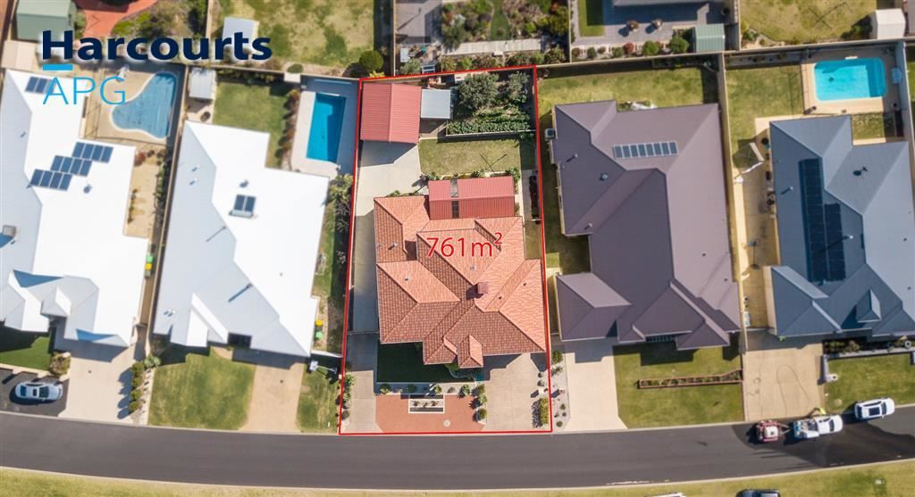 11 Naroona Drive, Dalyellup WA 6230, Image 2