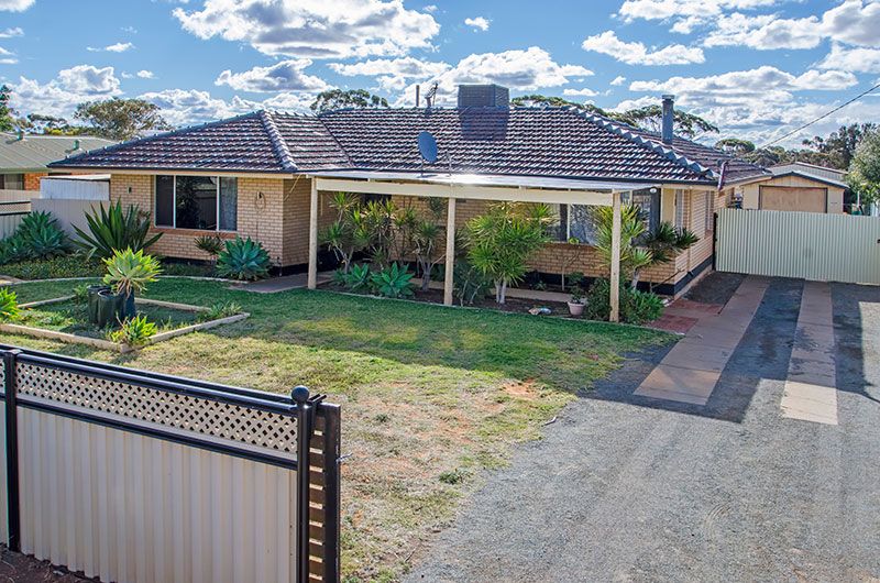 4 Killarney Street, Hannans WA 6430, Image 0