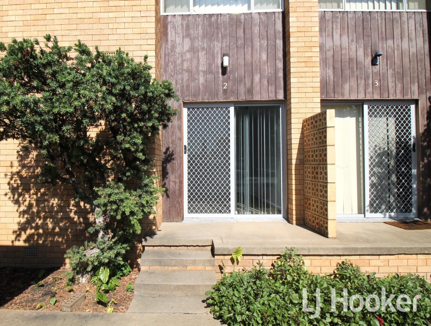 2 bedrooms Apartment / Unit / Flat in 2/36 Moore Street INVERELL NSW, 2360