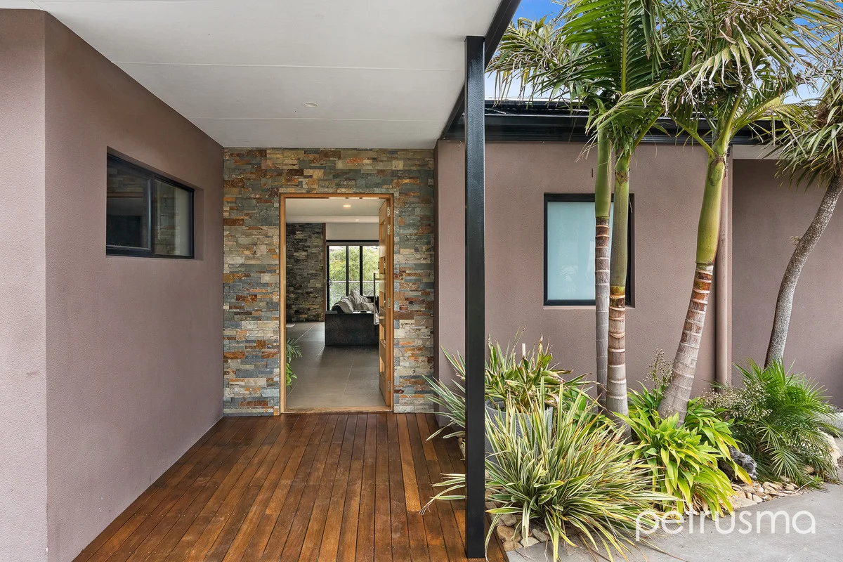 9 Tennent Court, Howrah TAS 7018