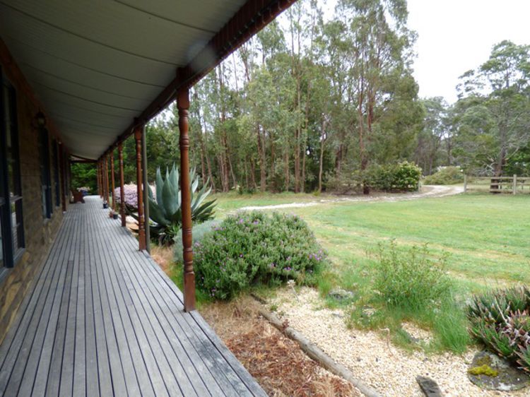 48 Grevillea Drive, Enfield VIC 3352, Image 2