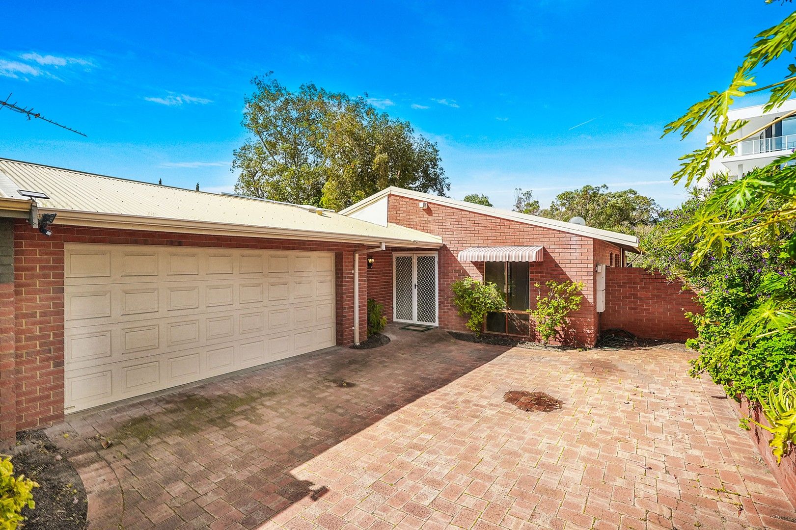 3 bedrooms House in 1/16 Edgecumbe Street COMO WA, 6152