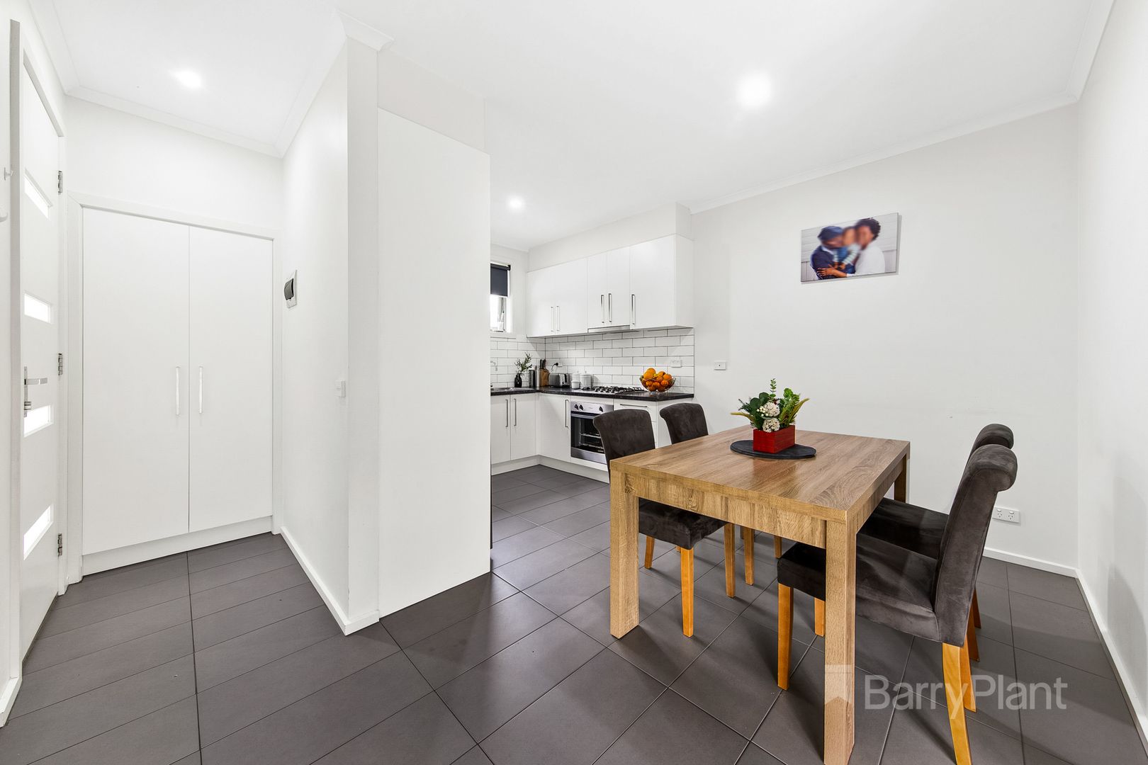 2/50 Douglas Avenue, St Albans VIC 3021, Image 1