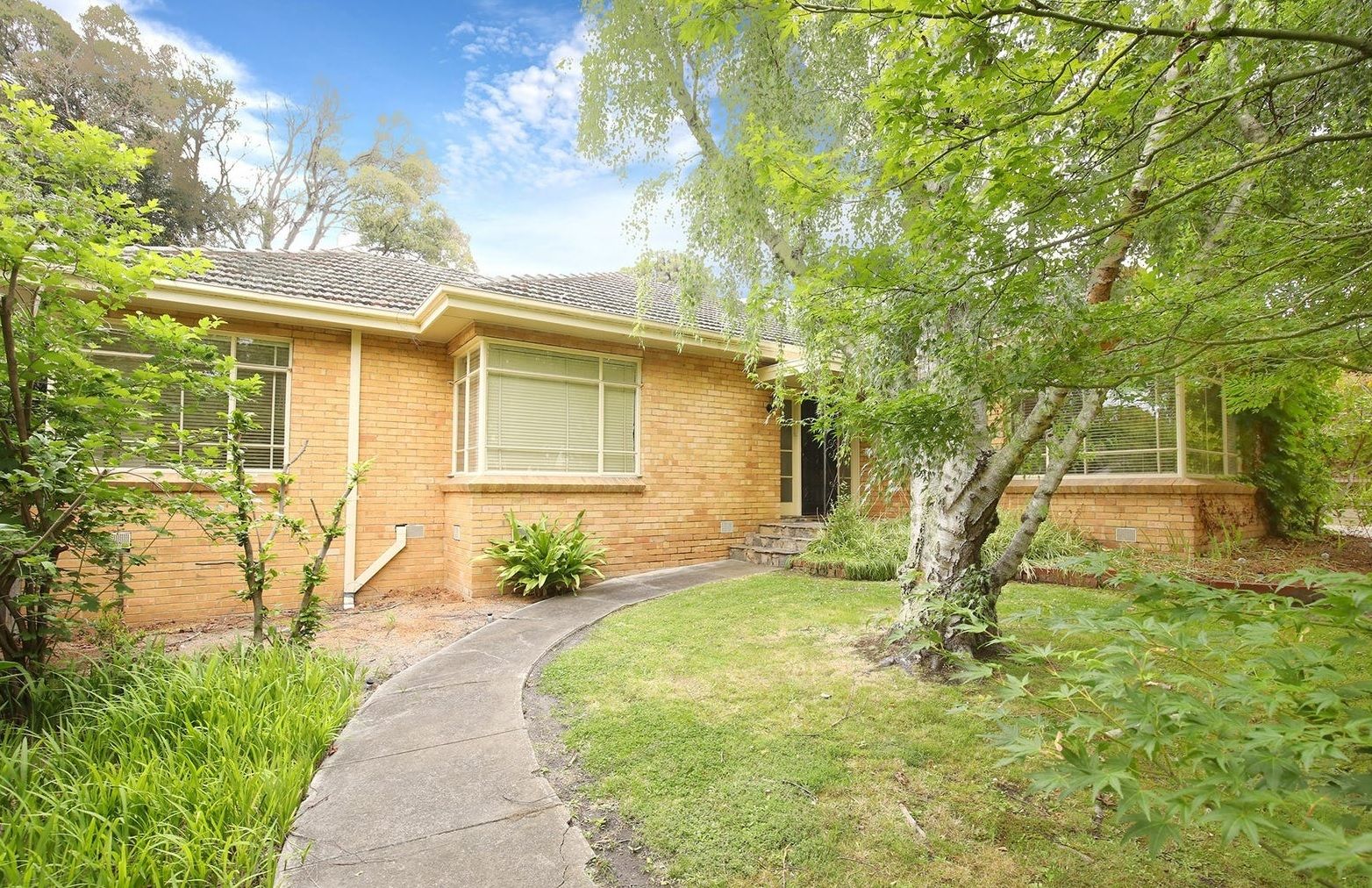 4 bedrooms House in 18 Meerut Street MITCHAM VIC, 3132