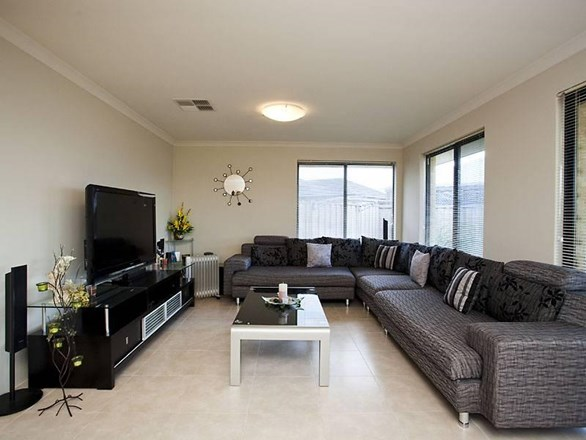 2/6 Kea Court, Ellenbrook WA 6069