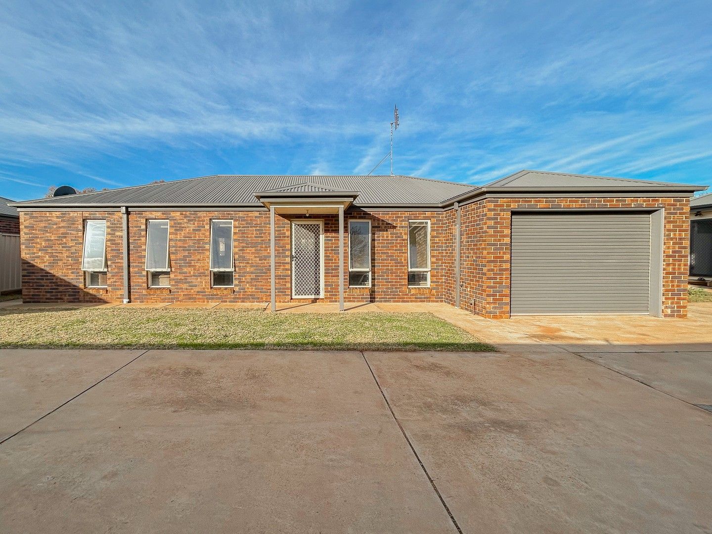 2/10 Ashton Street, Swan Hill VIC 3585, Image 0