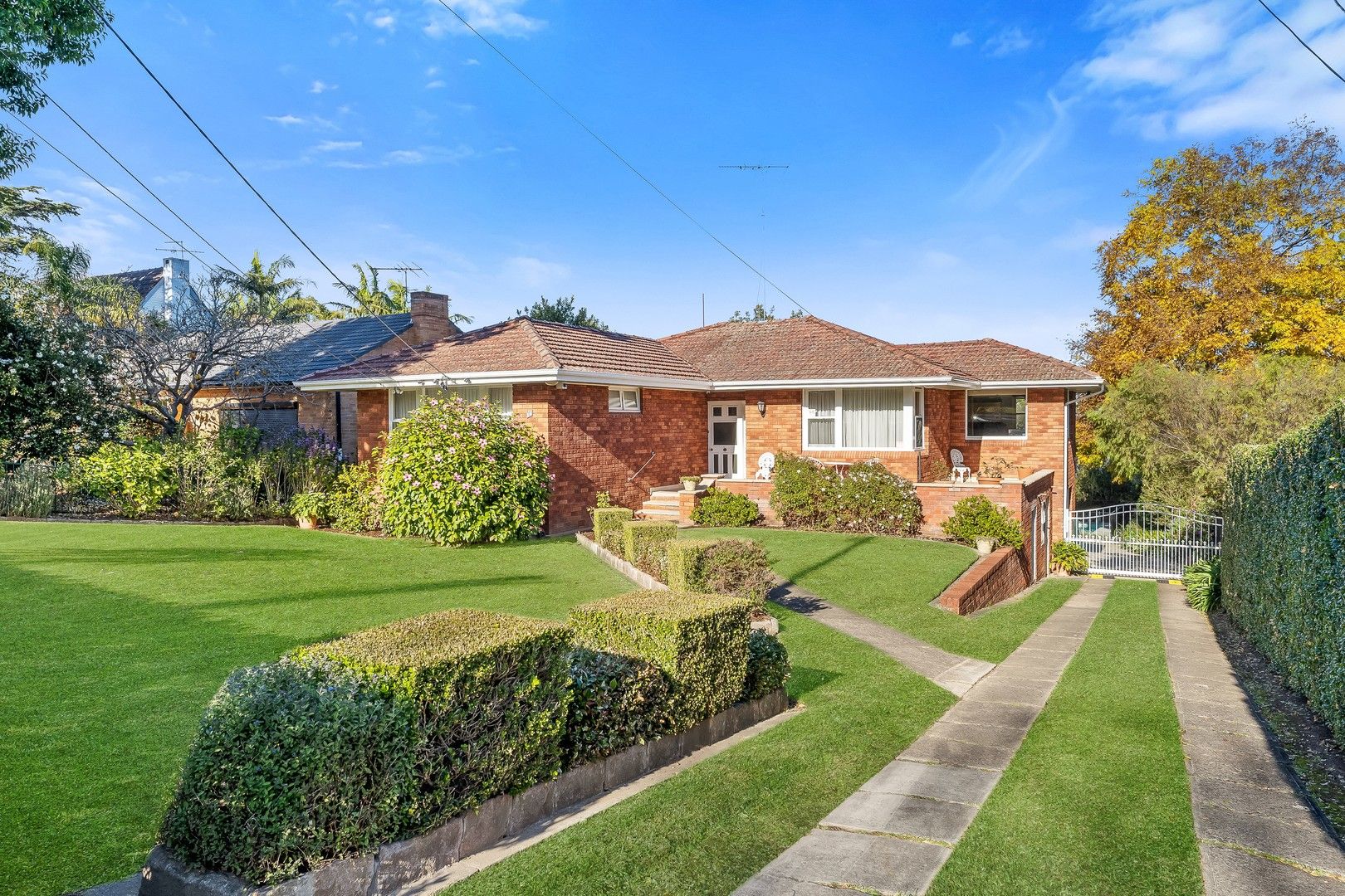 4 bedrooms House in 16 Lind Avenue OATLANDS NSW, 2117